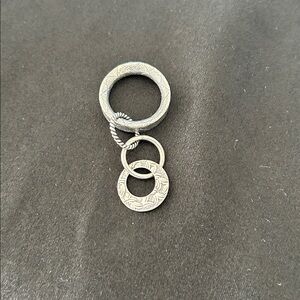 Silpada Sterling Silver Rings Pendant  EUC🩶